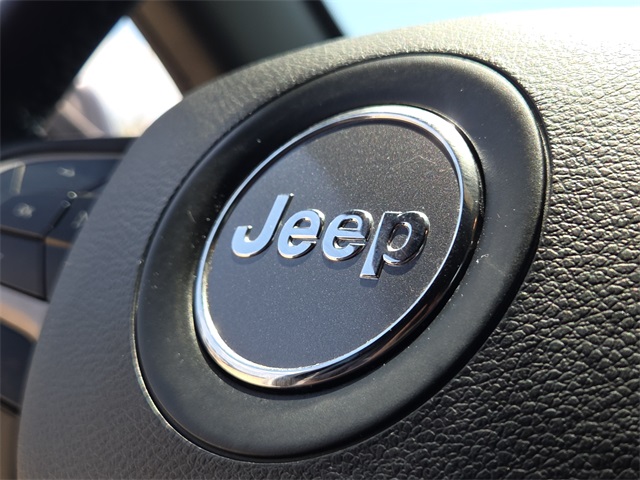 2021 Jeep Grand Cherokee Anniversary Edition photo 20
