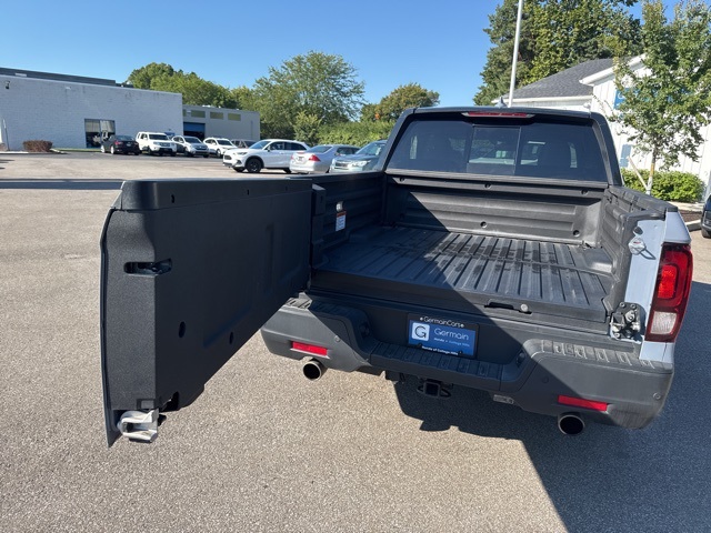 2023 Honda Ridgeline Black Edition photo 9