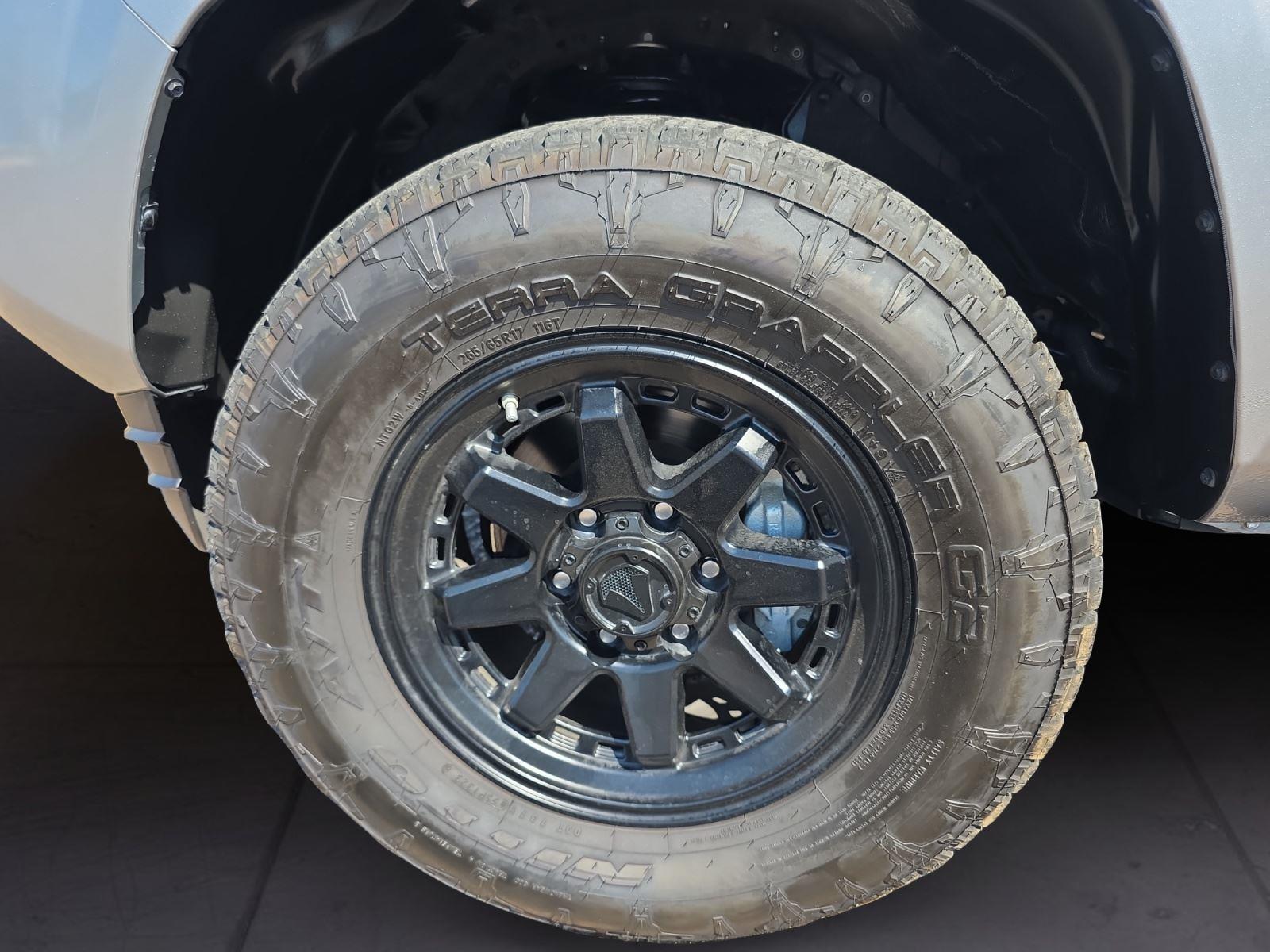2023 Toyota Tacoma SR photo 13