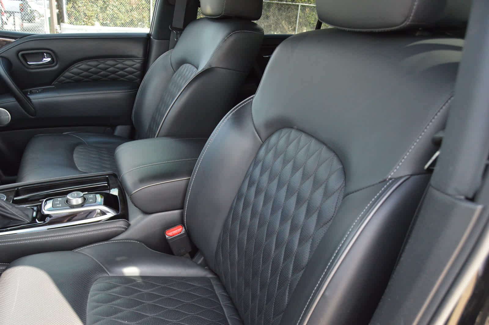2022 Infiniti QX80 Sensory photo 10