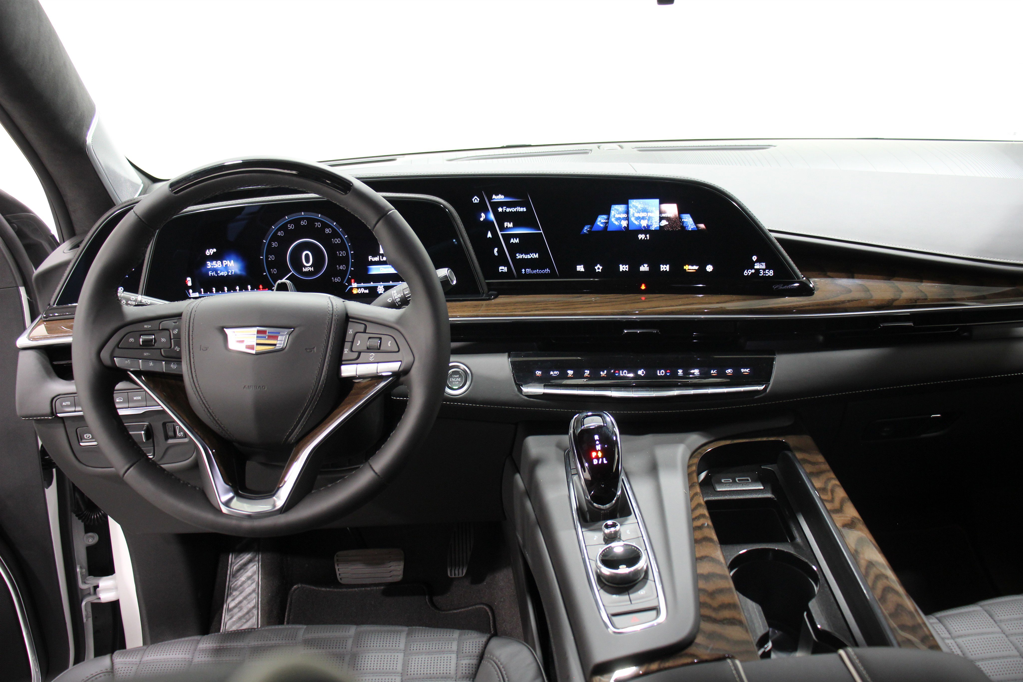 2024 Cadillac Escalade ESV Sport Platinum photo 2