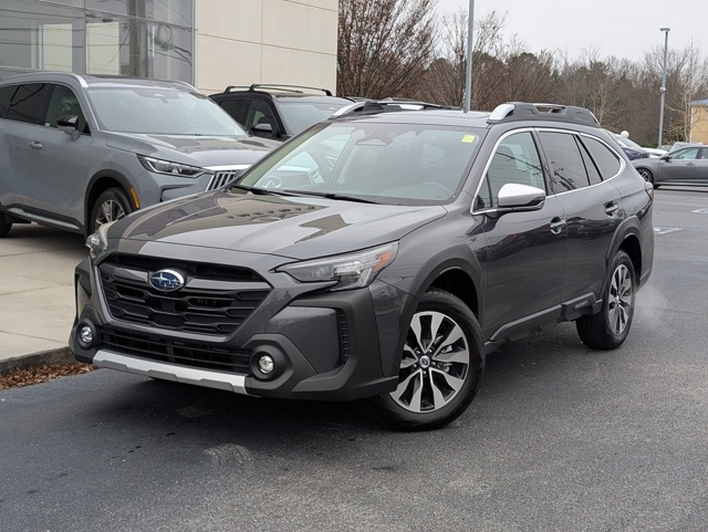 2025 Subaru Outback Touring's photo