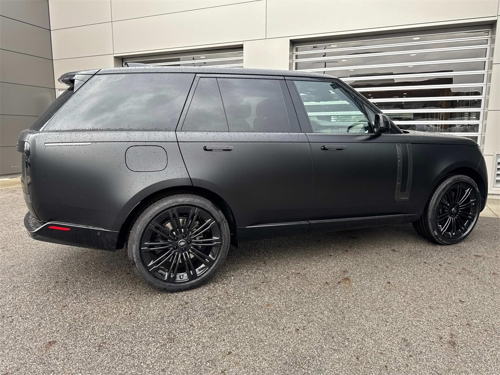 2025 Land Rover Range Rover Autobiography photo 5