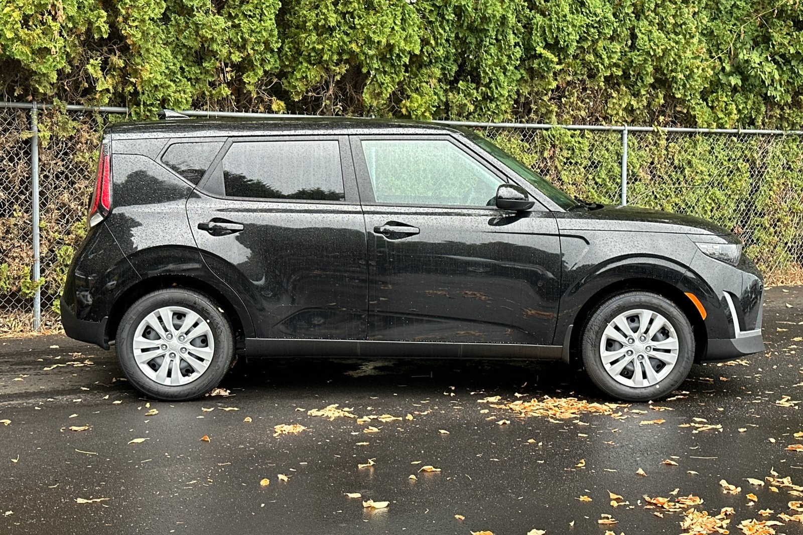 2025 Kia Soul LX photo 2