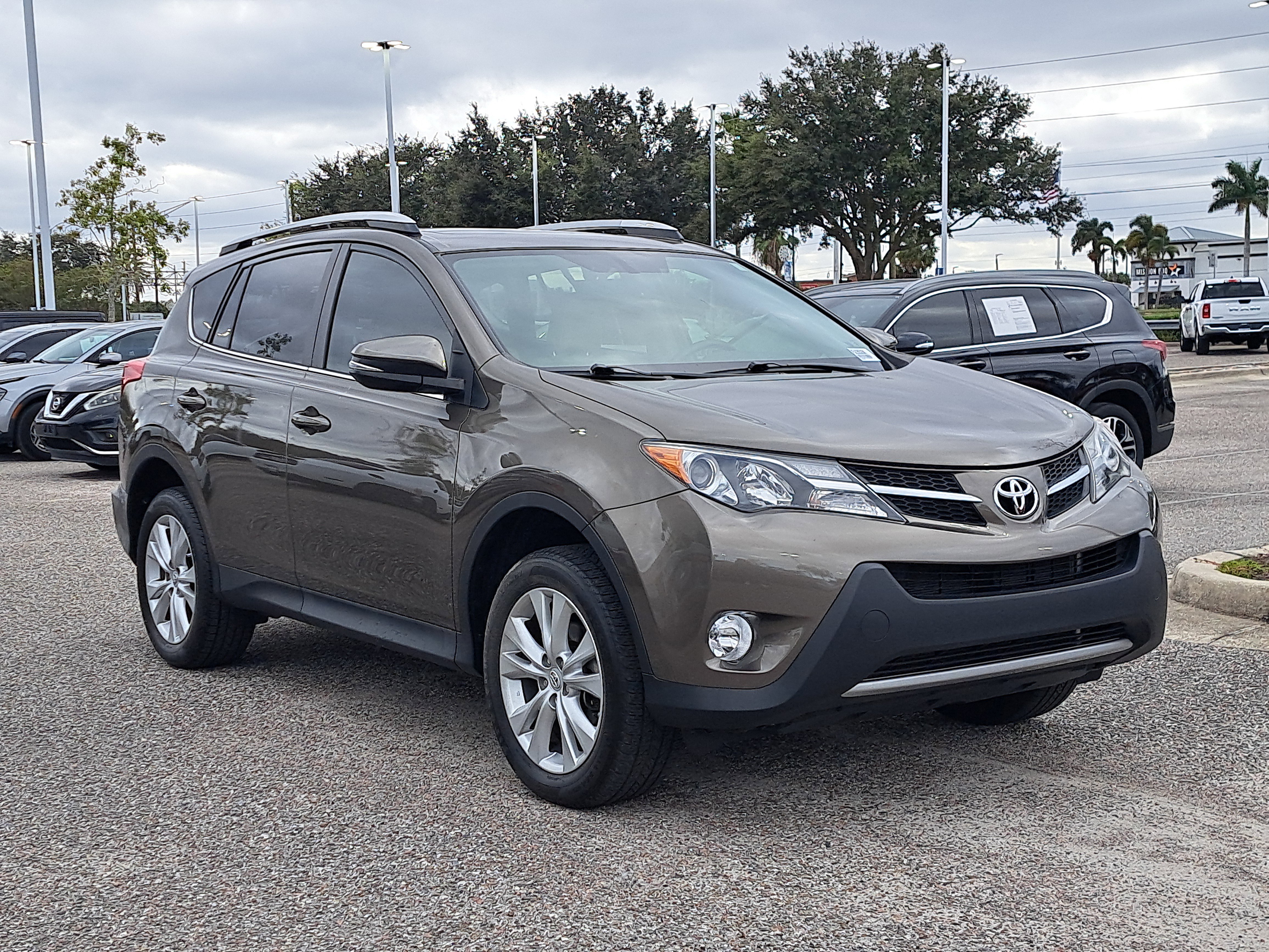 2015 Toyota RAV4 Limited's photo