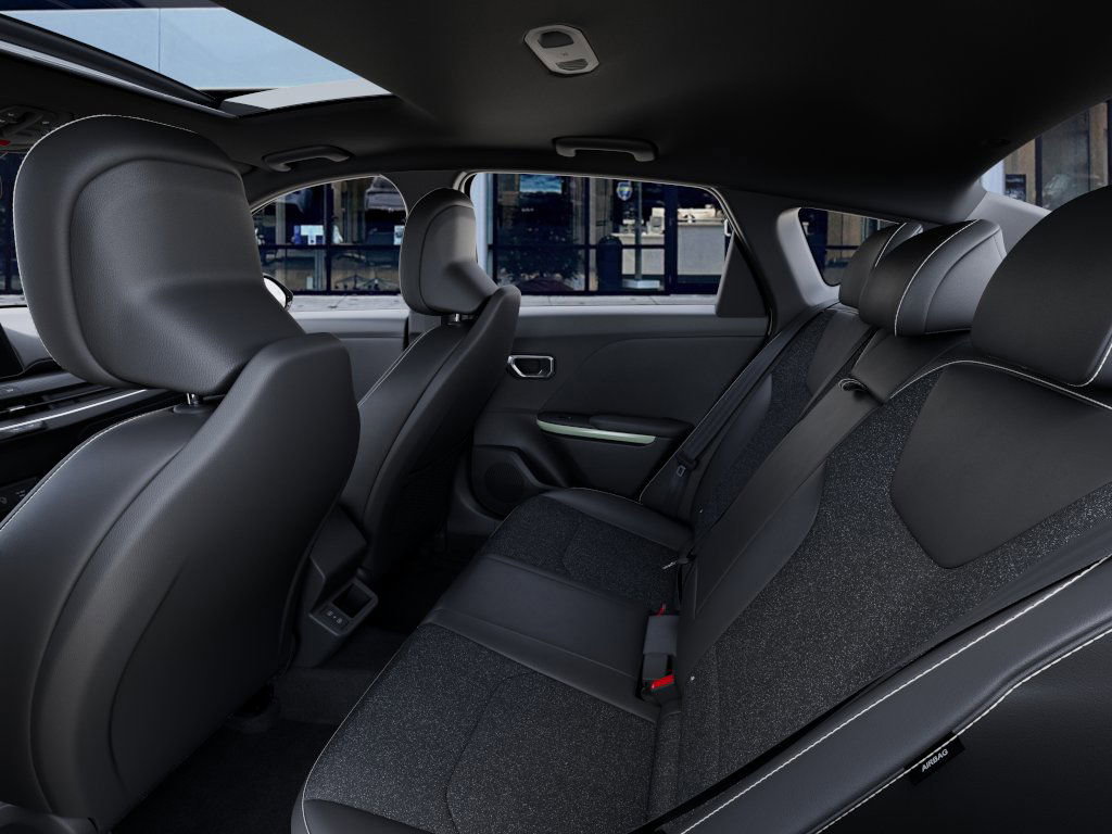 2025 Kia K4 GT-Line photo 12