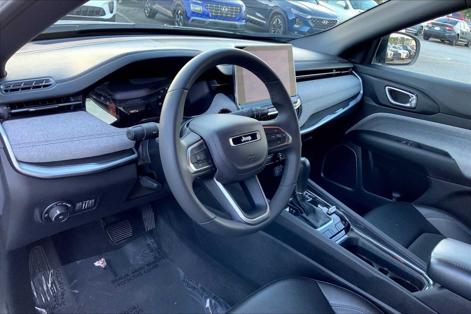 2024 Jeep Compass Latitude photo 16