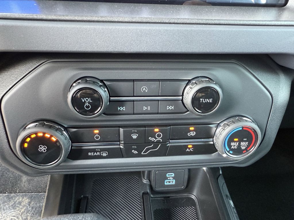 2025 Ford Bronco Base photo 2