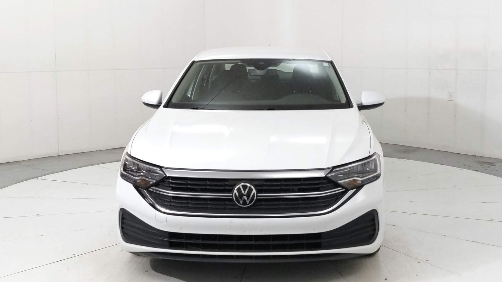 Used 2024 WHITE Volkswagen S image 8