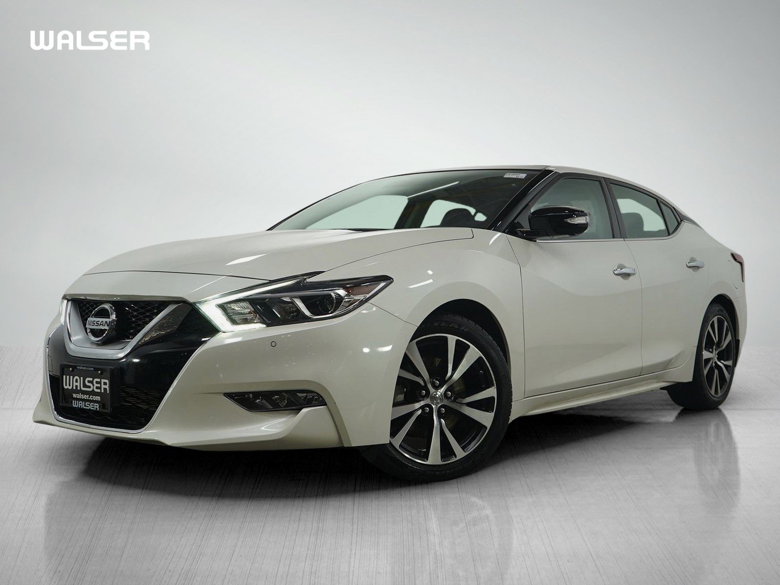 2017 Nissan Maxima Platinum's photo