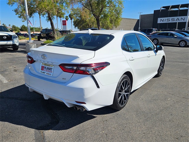2024 Toyota Camry SE photo 6