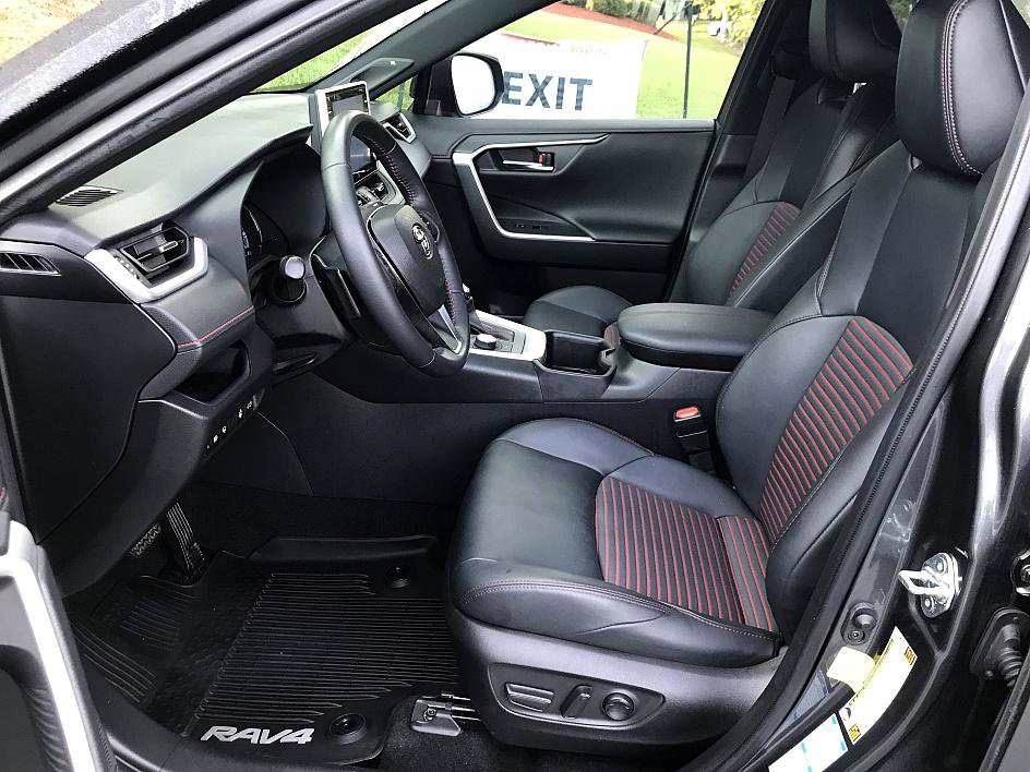 2022 Toyota RAV4 Prime XSE photo 9