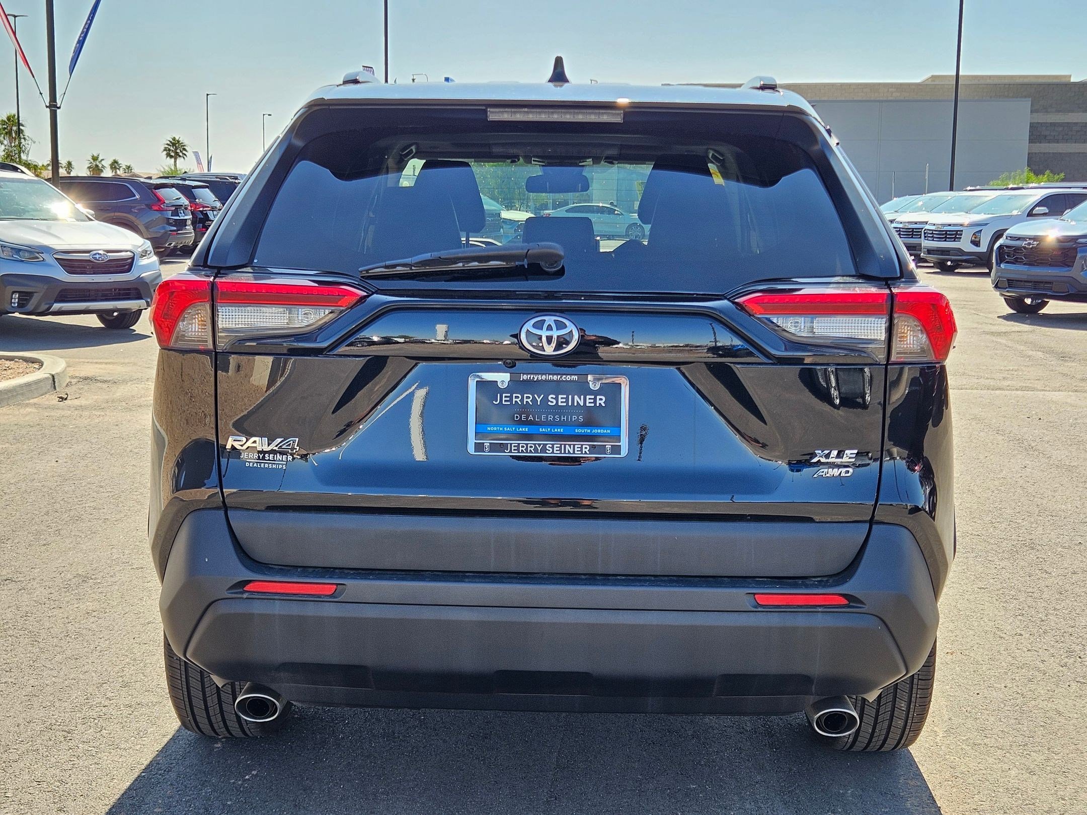 2023 Toyota RAV4 XLE Premium photo 4