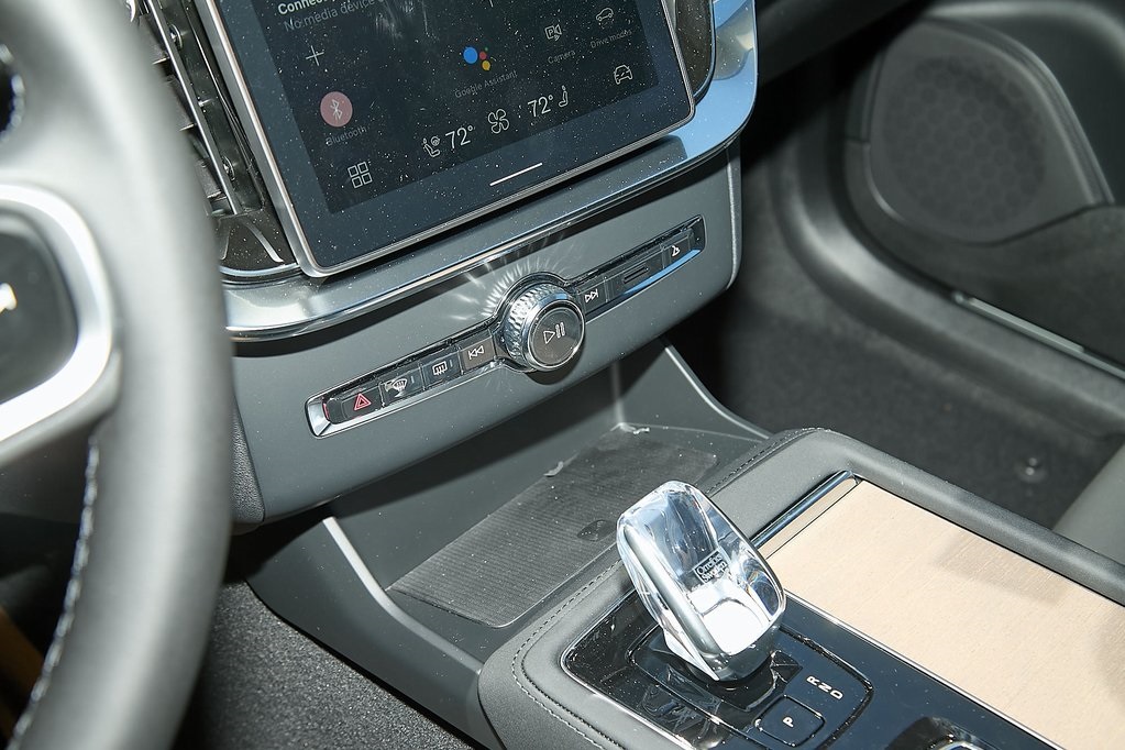 2025 VOLVO XC90 - Image 14