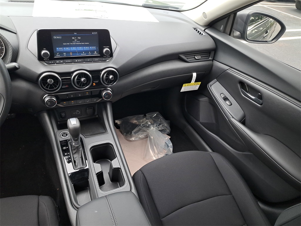 2025 Nissan Sentra S photo 17