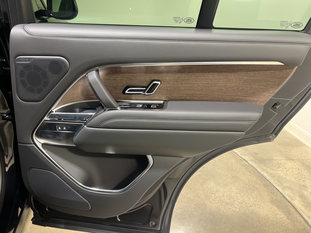 2025 Land Rover Range Rover SE photo 26