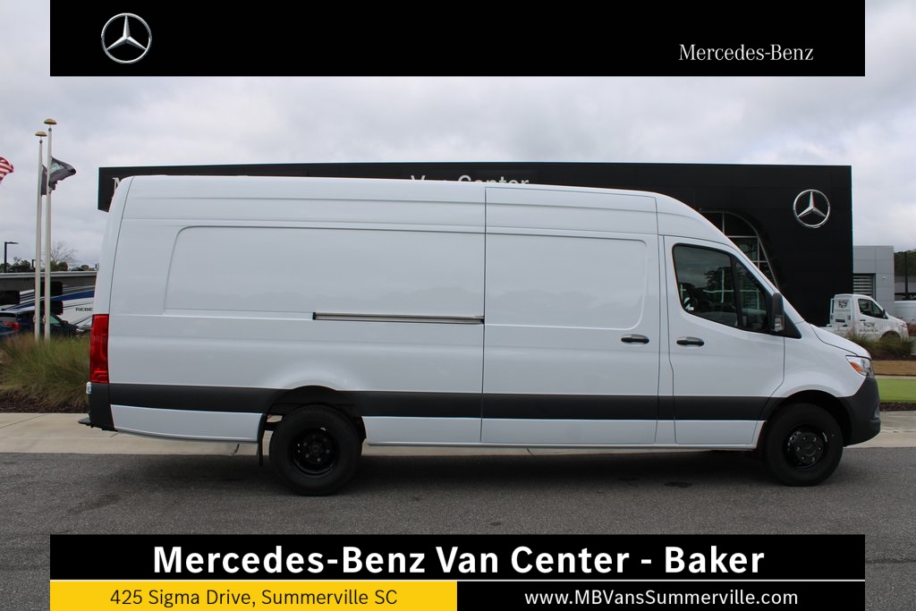 2024 Mercedes-Benz Sprinter Cargo Van Base's photo