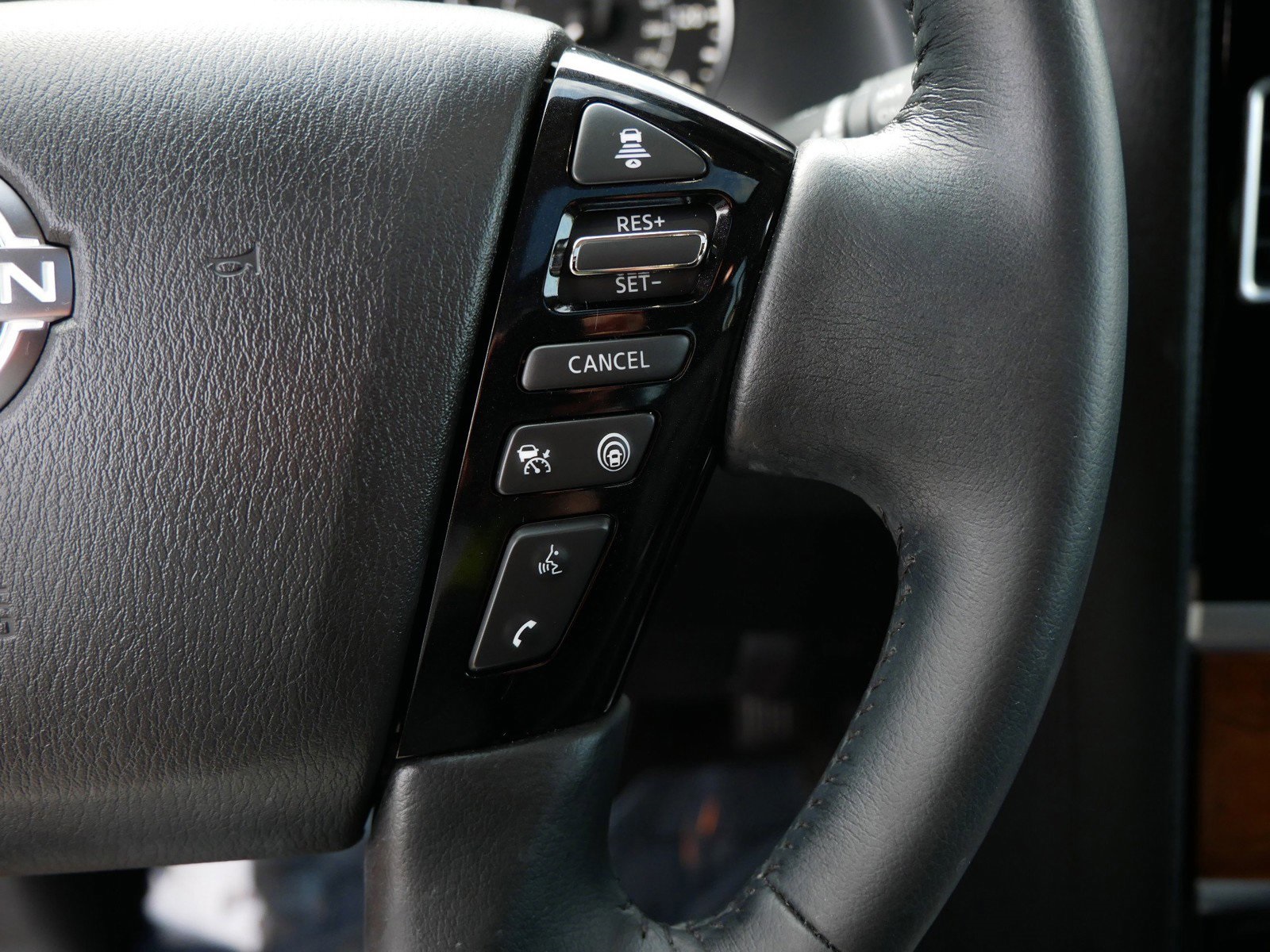 2024 Nissan Armada SL photo 19