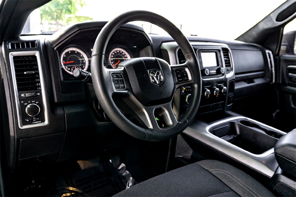 2022 Ram 1500 Classic Warlock photo 14