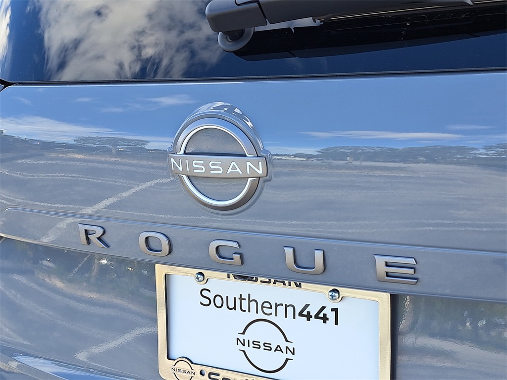 2026 Nissan Rogue SV photo 9