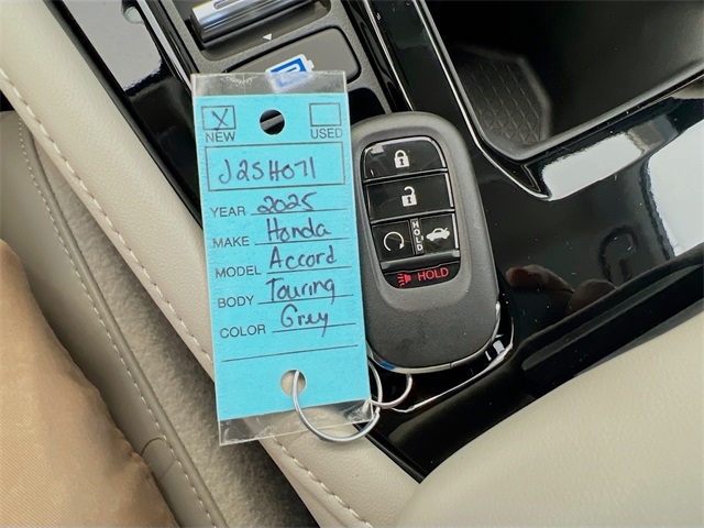 2025 Honda Accord Hybrid Touring photo 12