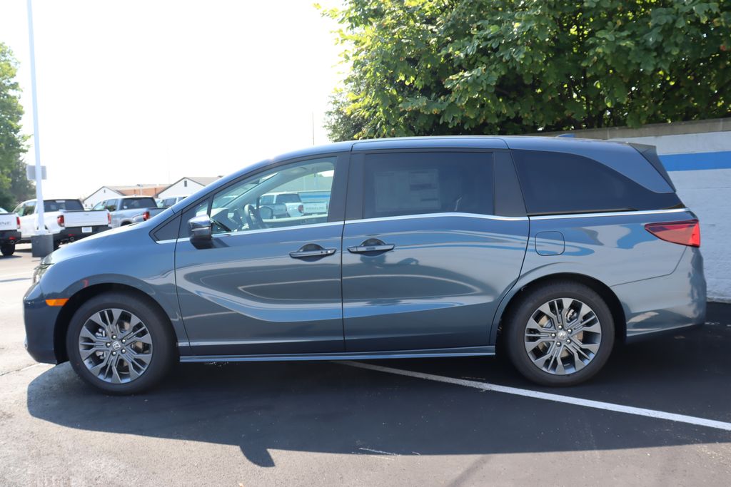 2026 Honda Odyssey Touring photo 2