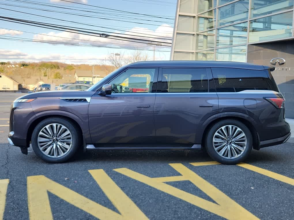 2025 Infiniti QX80 Luxe photo 5