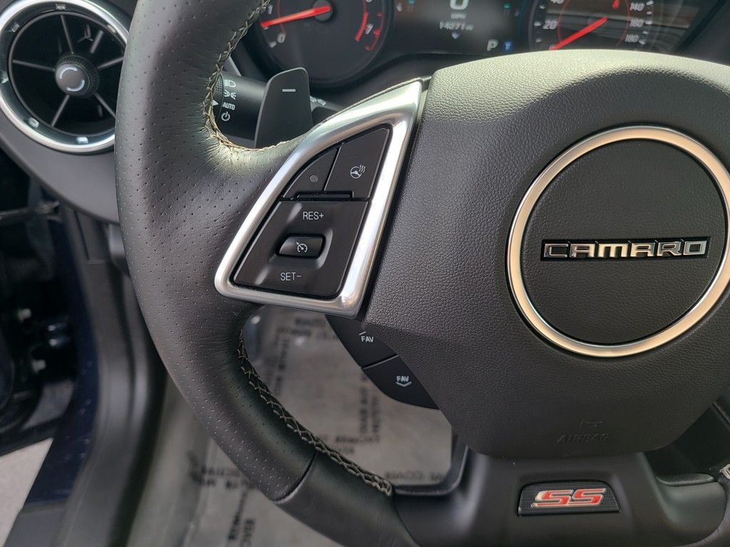 2016 Chevrolet Camaro 2SS photo 22