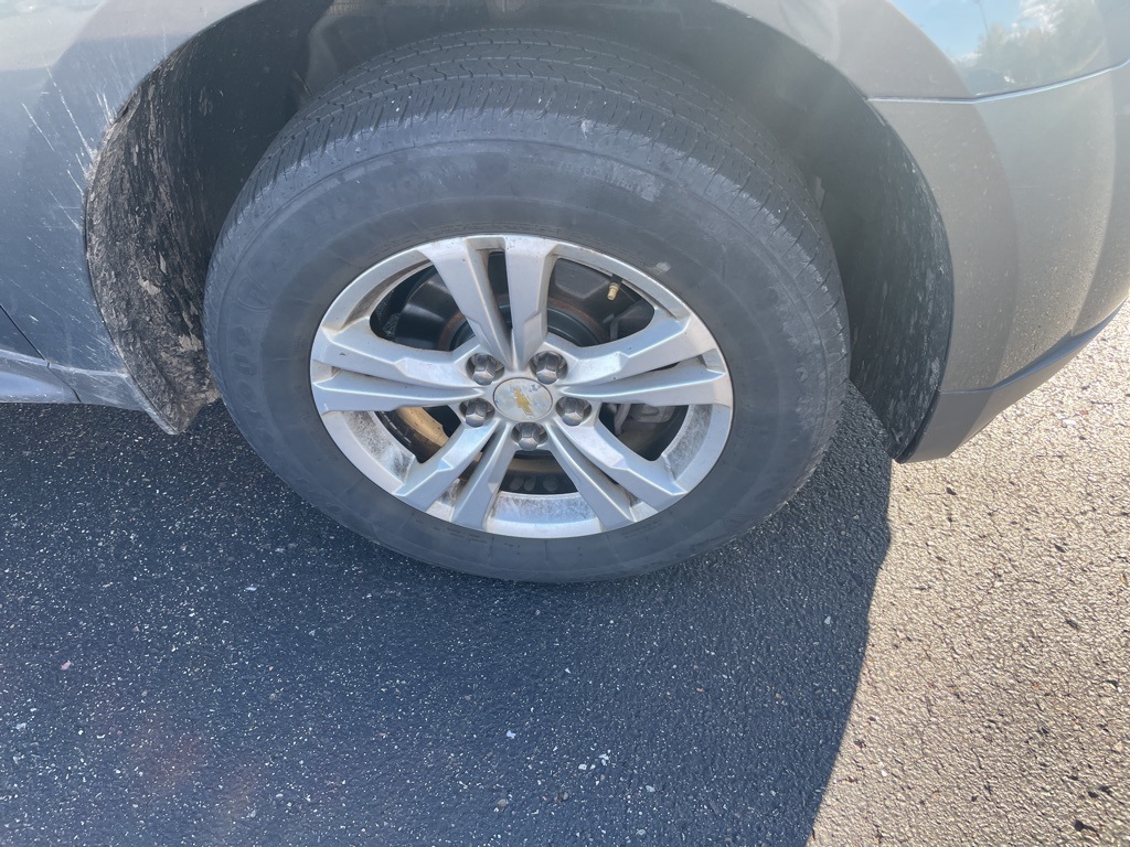 2013 Chevrolet Equinox LT photo 2