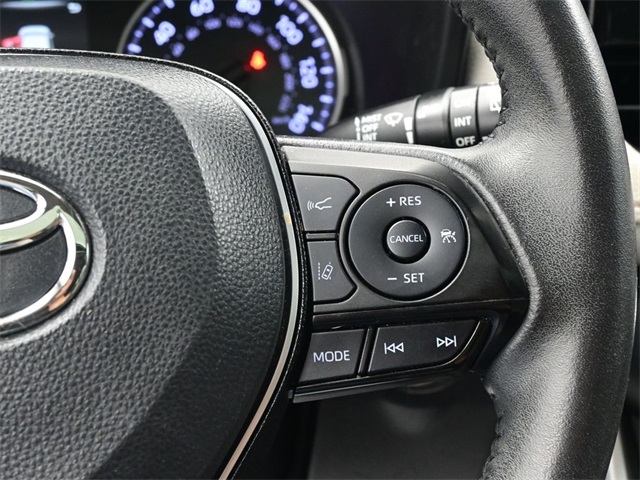 2021 Toyota RAV4 XLE Premium photo 15