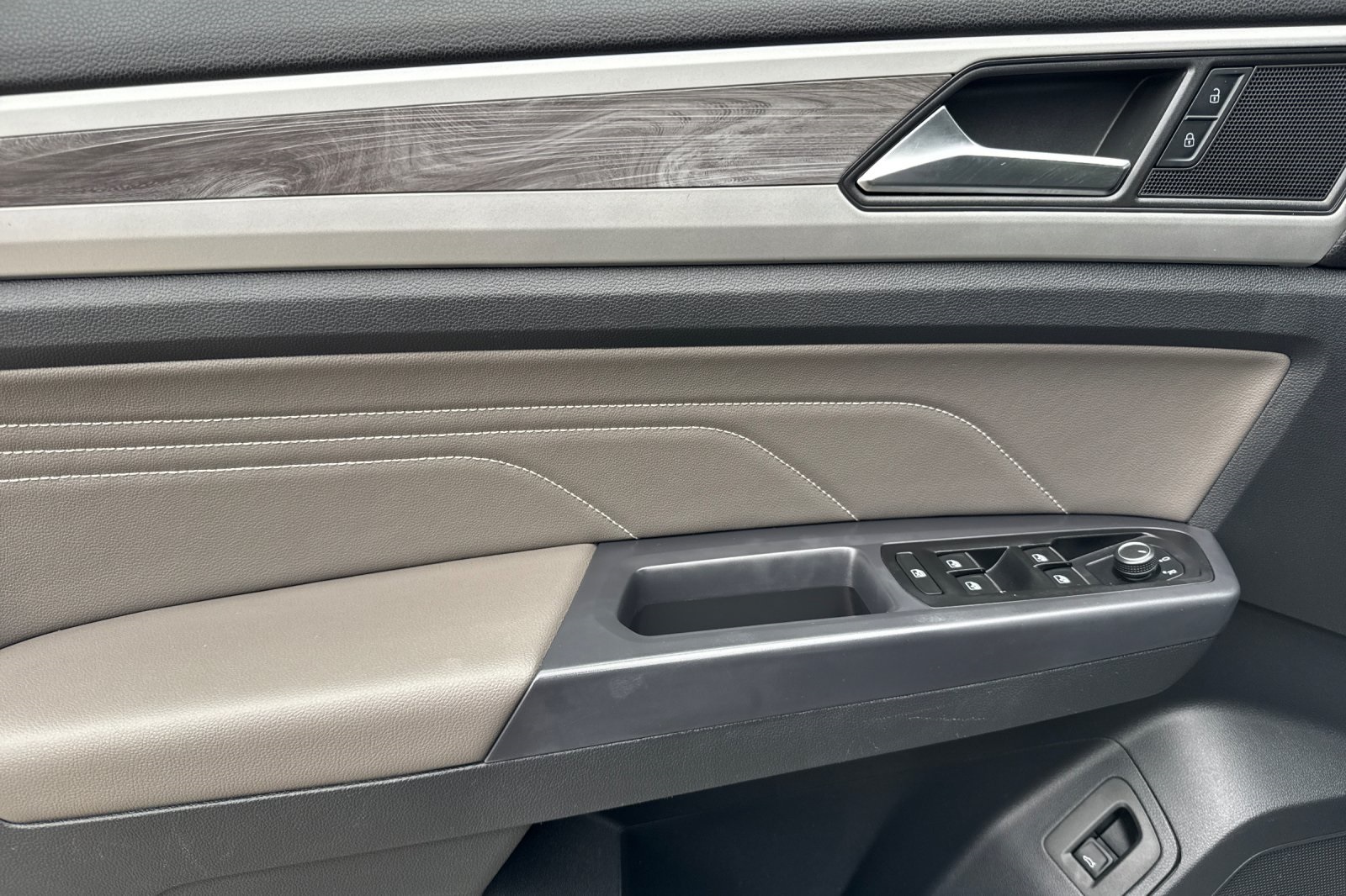 2021 Volkswagen Atlas Cross Sport SE Technology photo 11