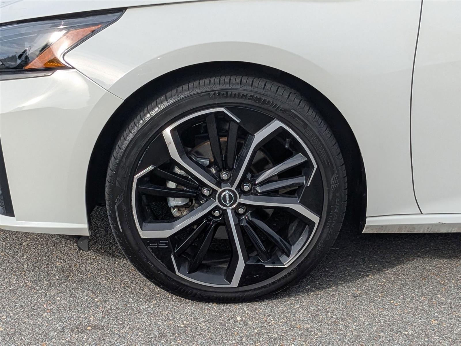 2024 Nissan Altima 2.5 SR photo 9