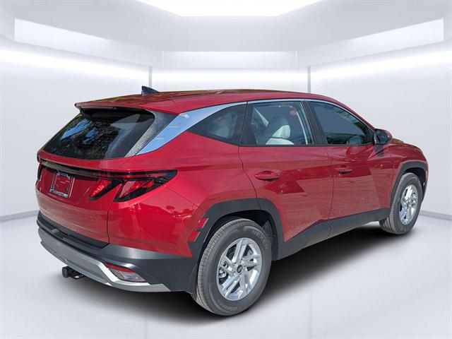 2025 Hyundai Tucson SE photo 3