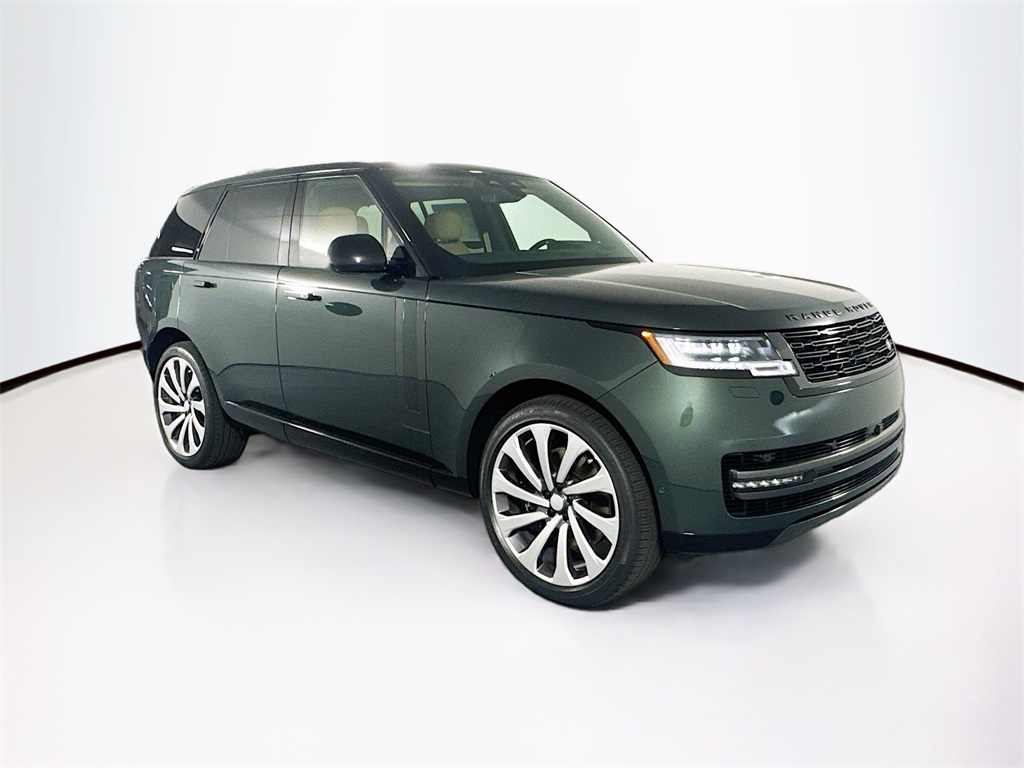 2025 Land Rover Range Rover SE photo 3