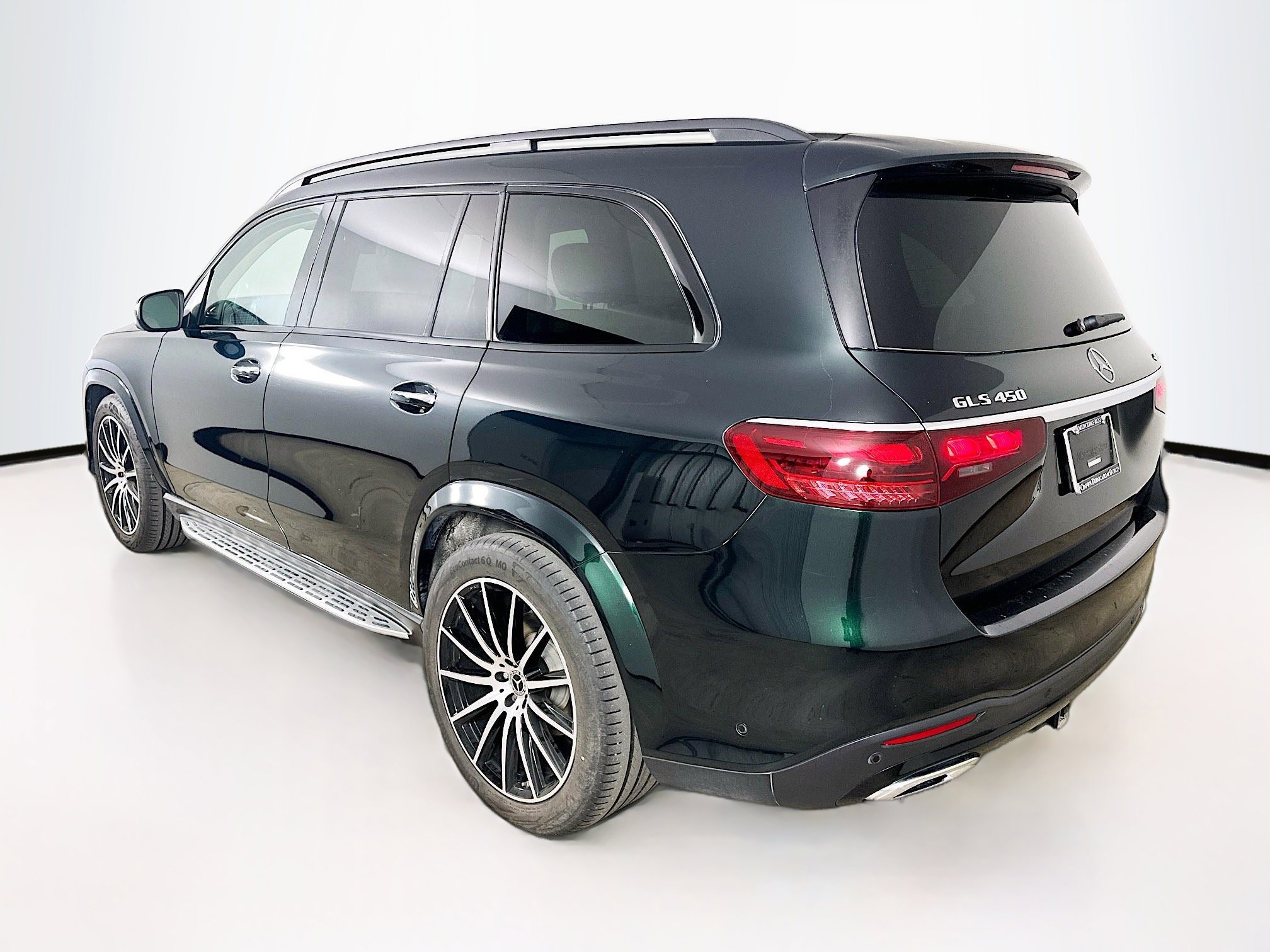 2025 Mercedes Benz GLS 450 4MATIC photo 4