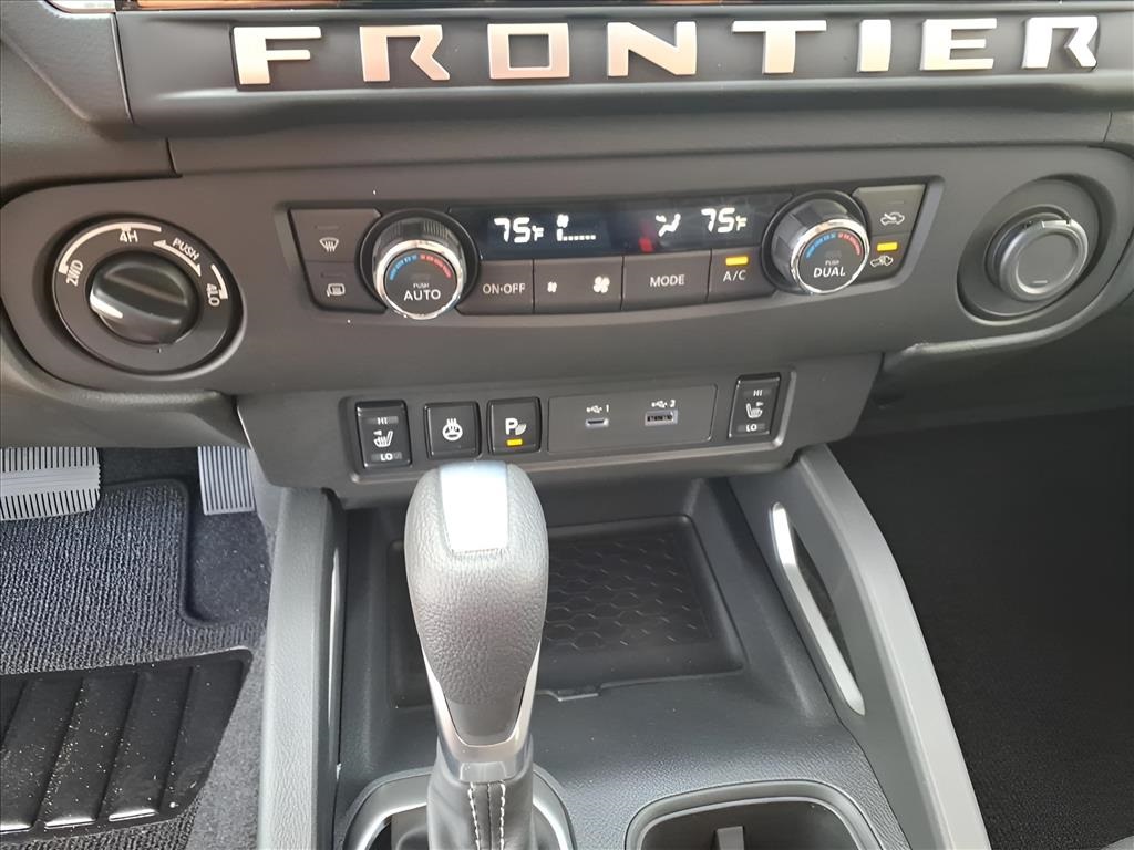 2025 Nissan Frontier SV photo 21