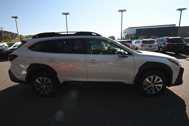 2025 Subaru Outback Premium photo 5