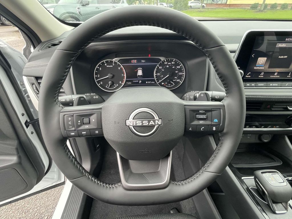 2026 Nissan Rogue SV photo 10