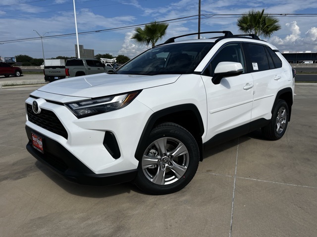 2025 Toyota RAV4 XLE photo 2