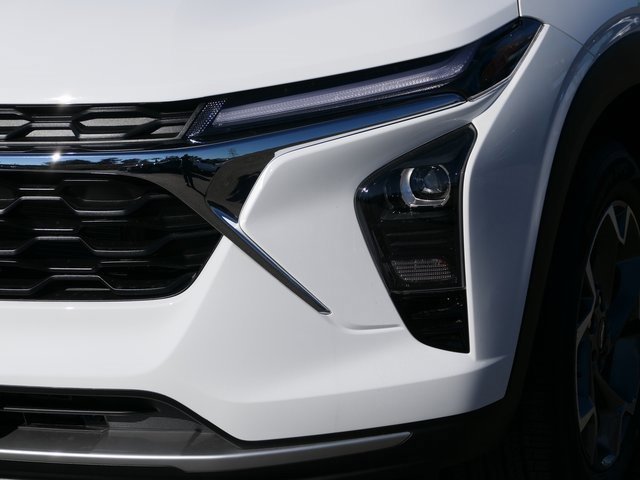 2026 Chevrolet Trax LT photo 9