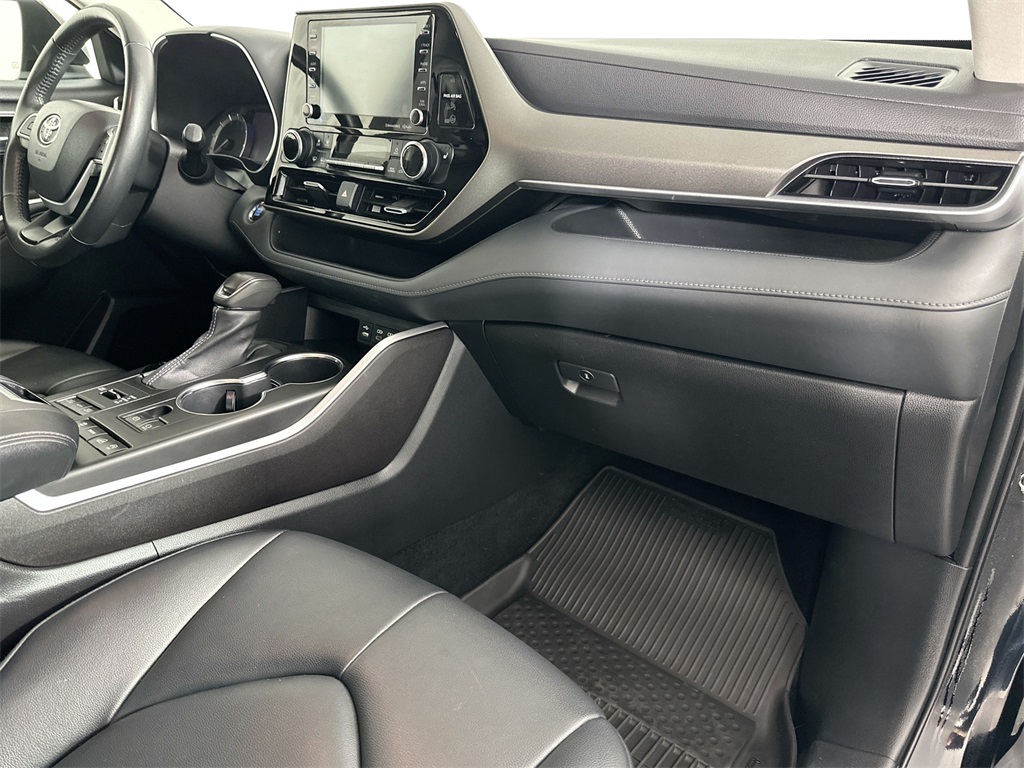 2022 Toyota Highlander XLE photo 27