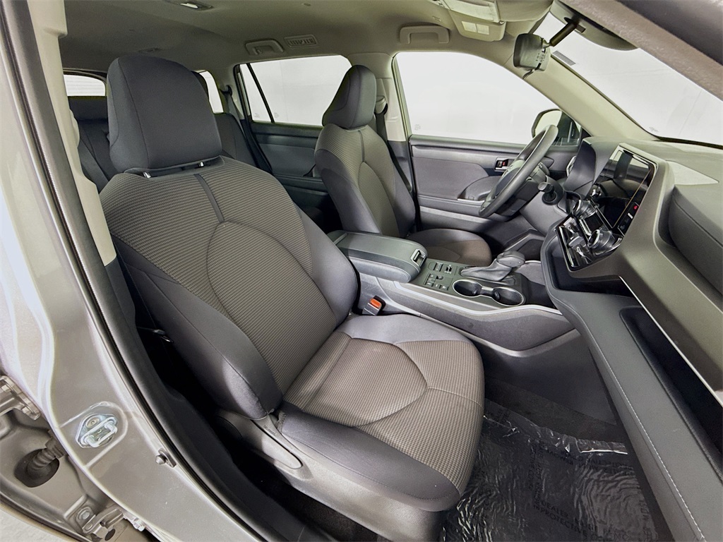2023 Toyota Highlander L photo 27