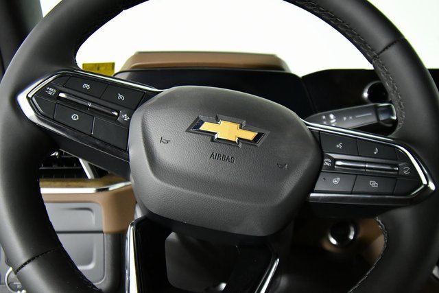 2025 Chevrolet Tahoe High Country photo 2