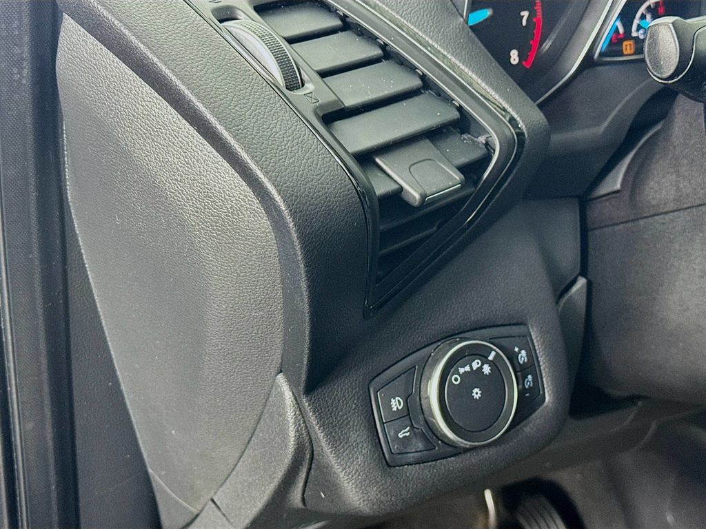 2018 Ford Escape SEL photo 10