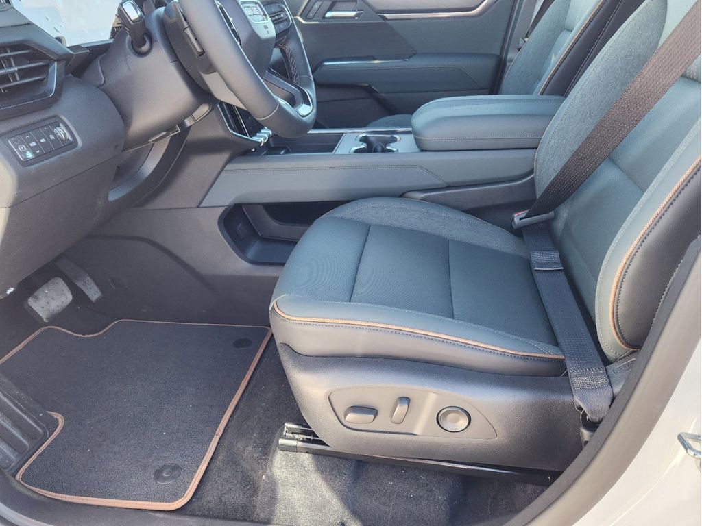 2025 Gmc Acadia AT4 photo 3