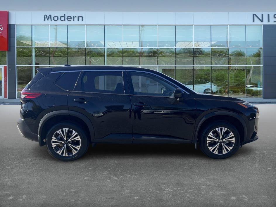 2021 Nissan Rogue SV photo 4