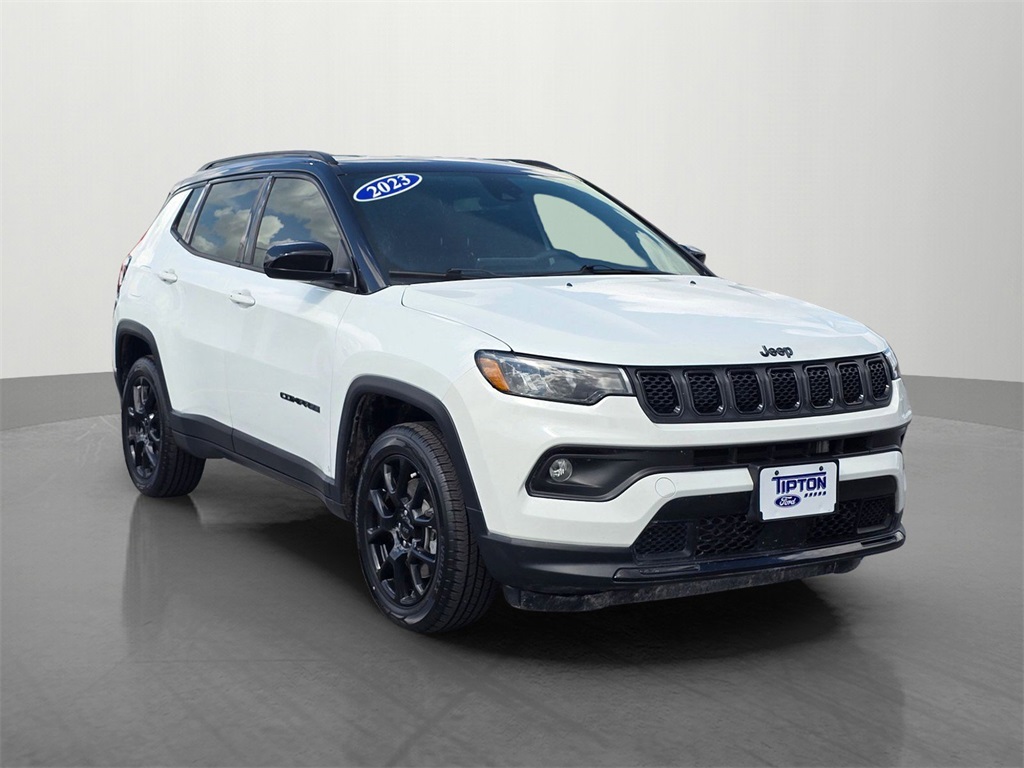 2023 Jeep Compass Altitude photo 3
