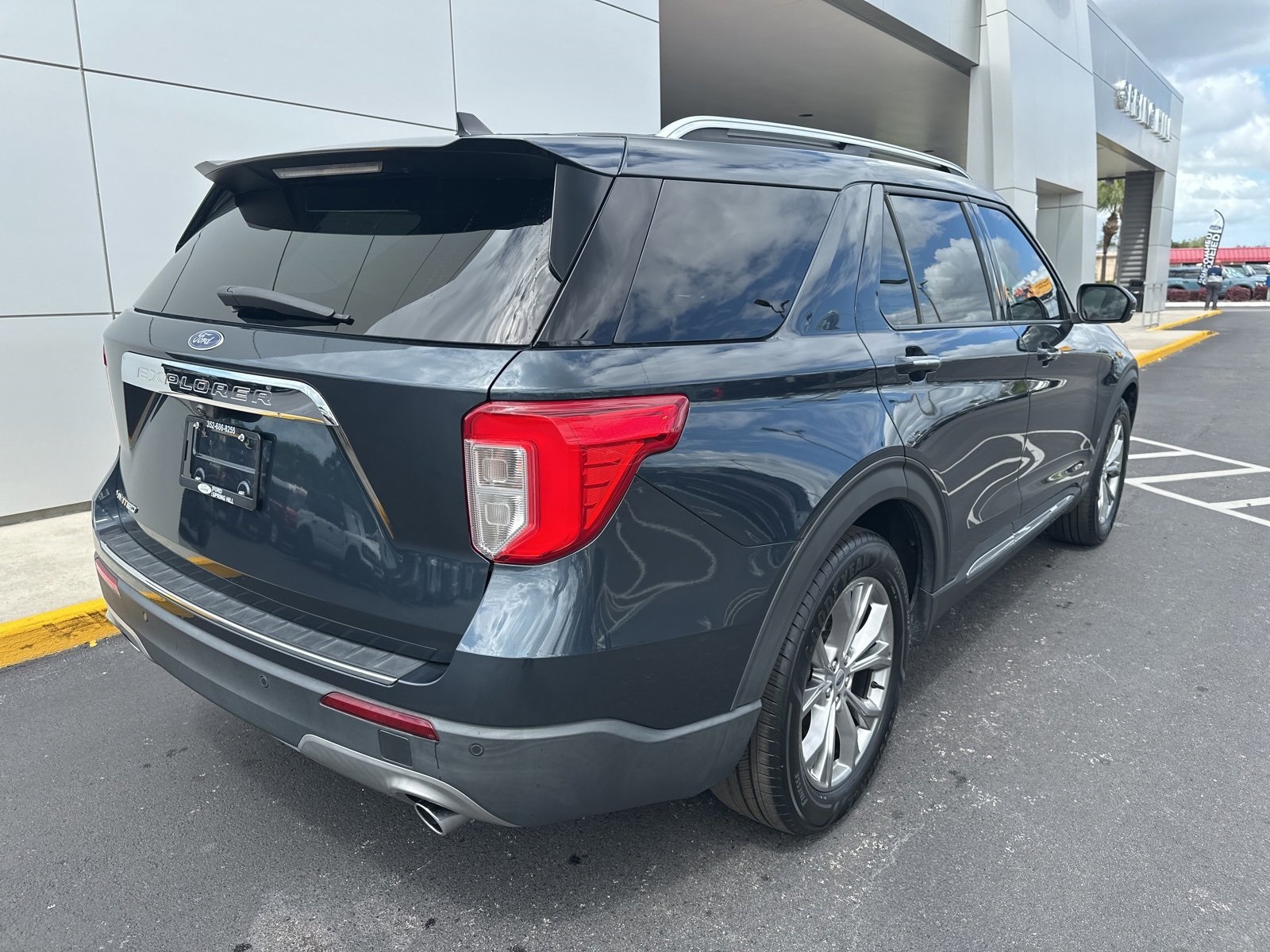 2022 Ford Explorer Limited photo 3