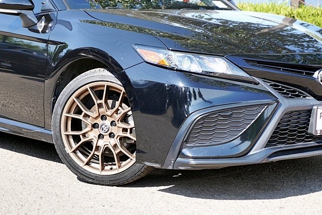 2024 Toyota Camry SE photo 3