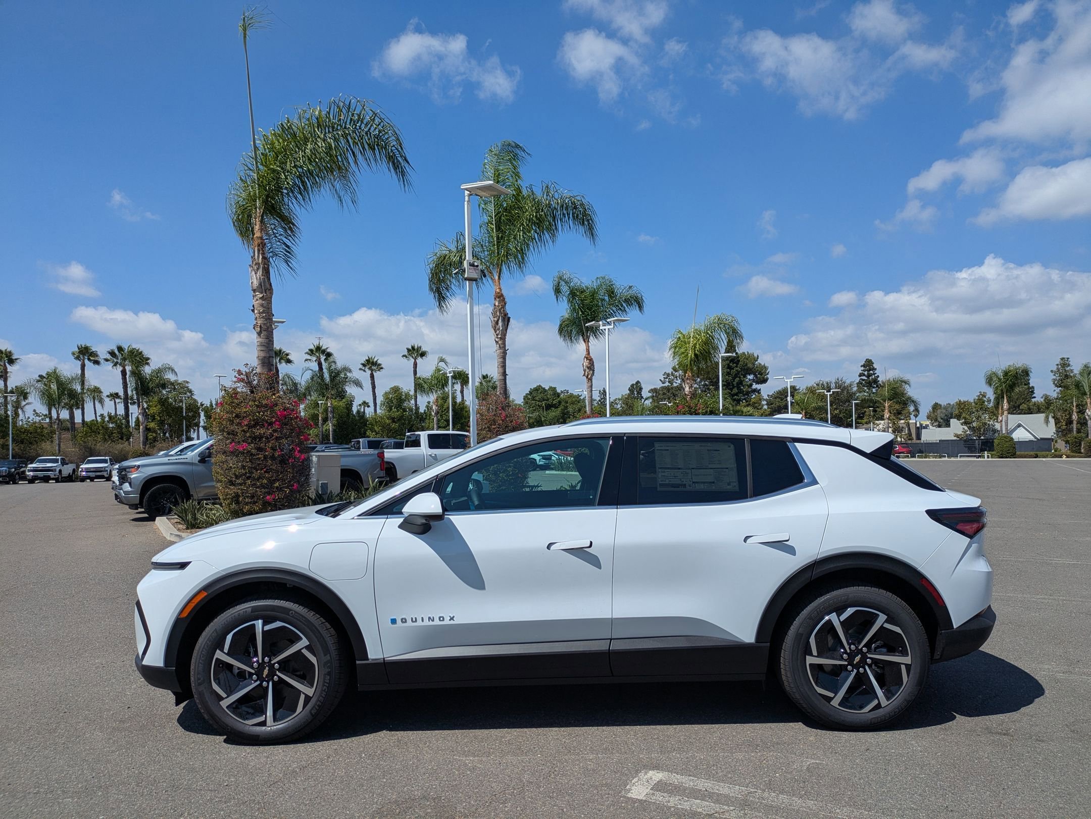 2026 Chevrolet Equinox EV 1LT photo 2